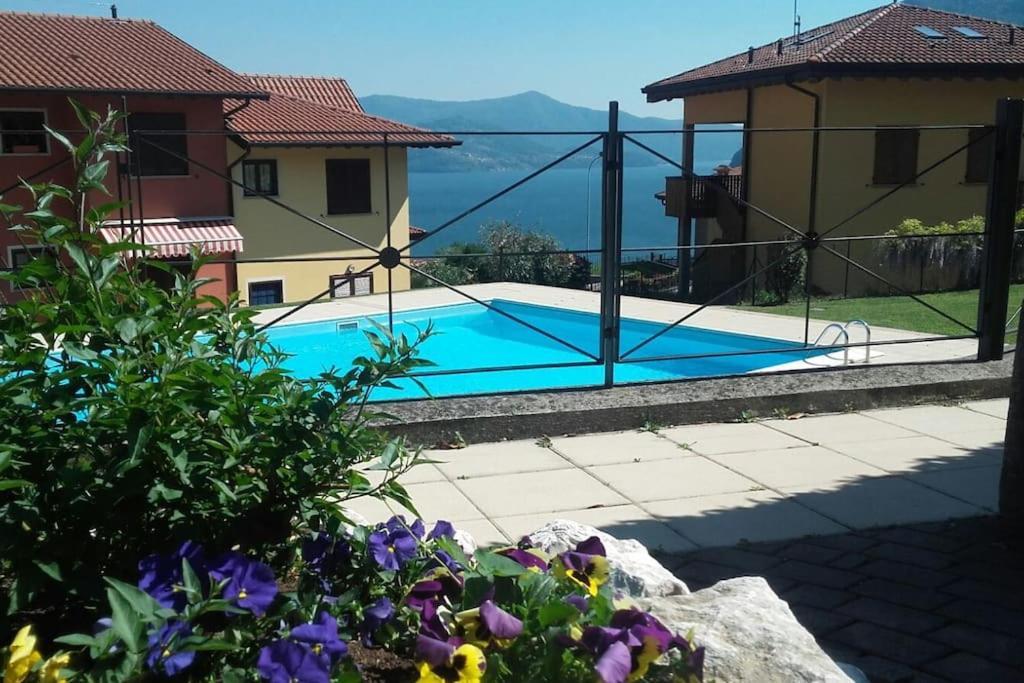 Luxurious Attic-Swimming Pool Villa Riva di Solto Buitenkant foto